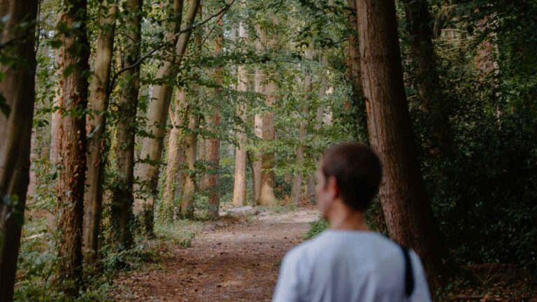 Cómo salir de tus historias y entrar en el presente