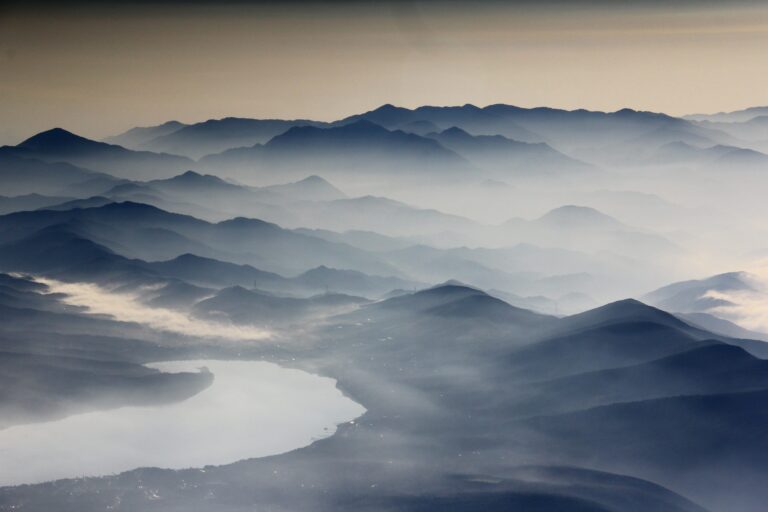 'Hacia el templo Risshaku' y 'Pájaros errantes'