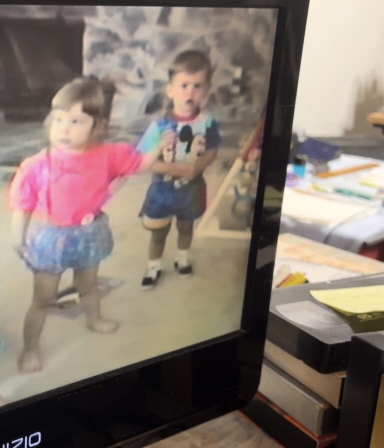 Cómo revisitar películas caseras transformó mi sentido de identidad Cómo revisitar películas caseras transformó mi sentido de identidad
