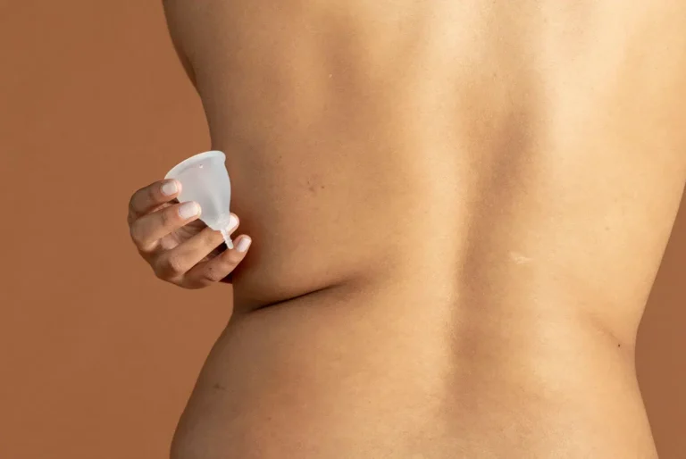 Las 7 mejores copas y discos menstruales no tóxicos (2026)