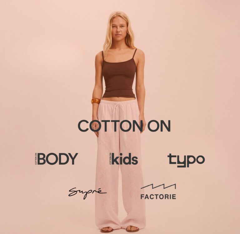 ¿Está el algodón en la moda rápida? Is Cotton On fast fashion? We cover ownership, ethics, materials, and its 2030 goals so you can shop with eyes open.